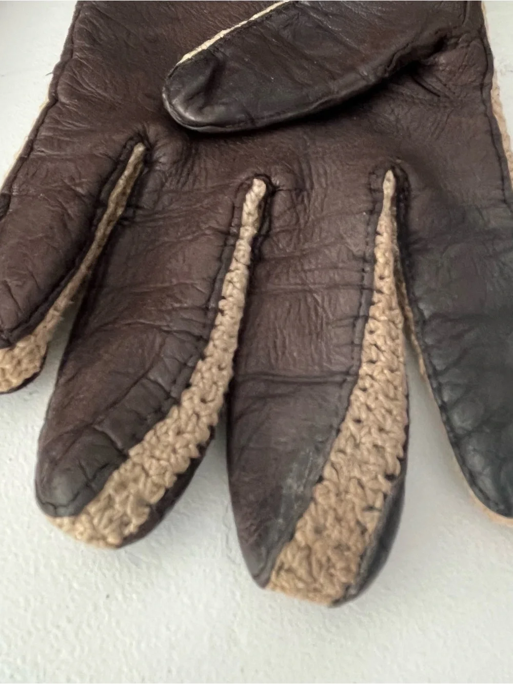 Vintage Women’s dark Brown Italian Leather beige Crochet Driving Gloves Soft 7